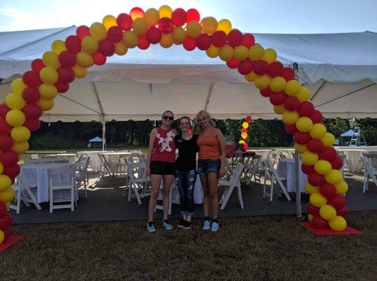 Our team of professional balloon artists are willing and ready to make an exciting arrangement for any event!  Try a 25' foot balloon arch!