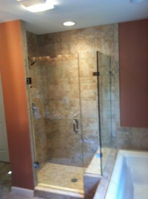 Frameless showers