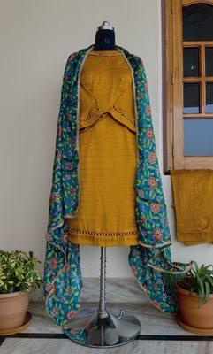 FABRIC : AVI SILK
STYLE : SALWAR SUIT
DUPATA : PRINTED