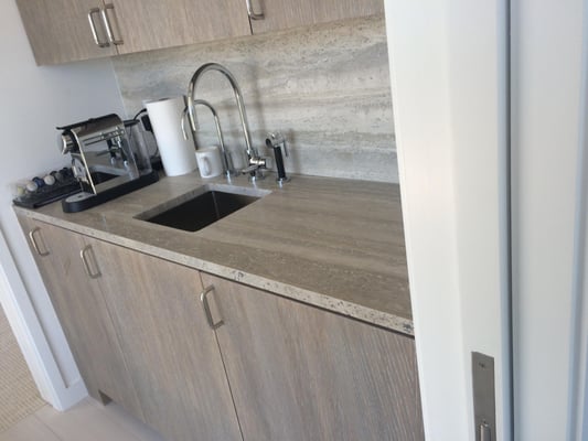 Travertine Wet Bar and Back-Splash