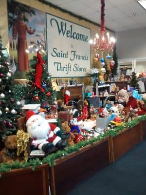 Just a portion of the Christmas display...!!  LOTS of work goes in to their SEASONAL entry displays!!