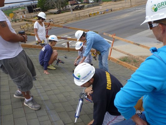 Some of our volunteers that help with installations. For more information on volunteer opportunities please go to  www.gridalternatives.org