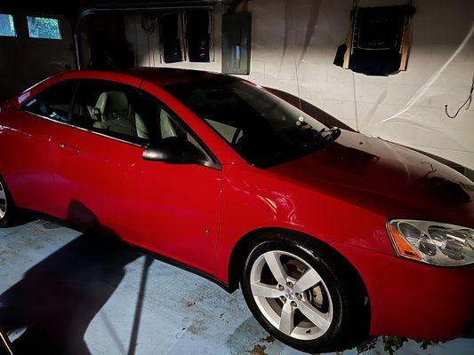 2007 Pontiac G6 HT Convertible view of wax job, wheel and tire cleaning