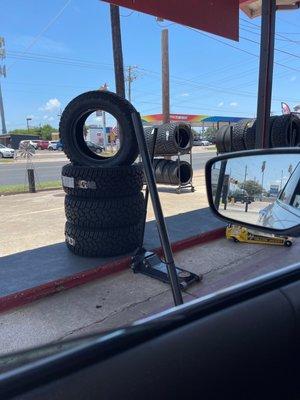 Tires at Bañuelos