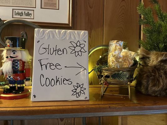 They have gluten free cookies for tea time as well