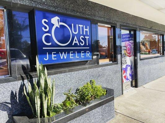 Welcome to South Coast Jeweler! Come on in, we're excited you're here!