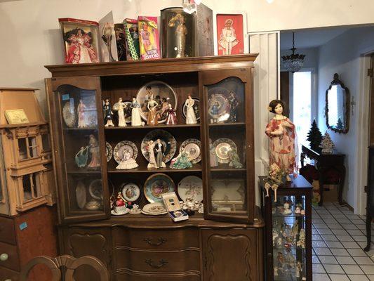 Lynn's of Alameda Estate Sales Serves