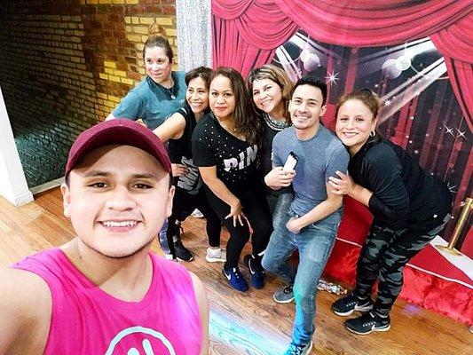 Seven zumba un sueňo para todos quieres un momento especial ven a seven zumba  baila diviertete donrie  pero sobretodo se tu misma