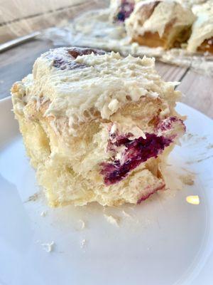 Blueberry sweet roll