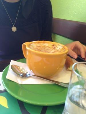 A mug of onion soup