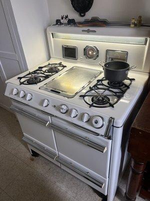 O'Keefe-Merritt stove 1950 40'