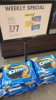 Peanut Butter Flavor Creme Oreos  06-05-2024