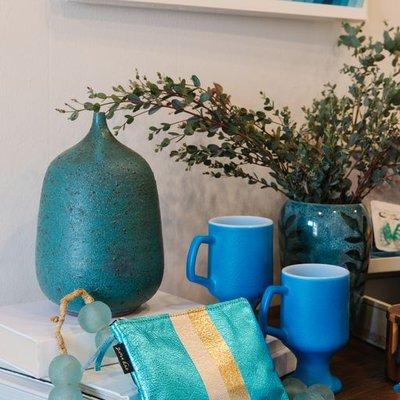 Blue ceramics and handbags for the perfect gifts or home decor.