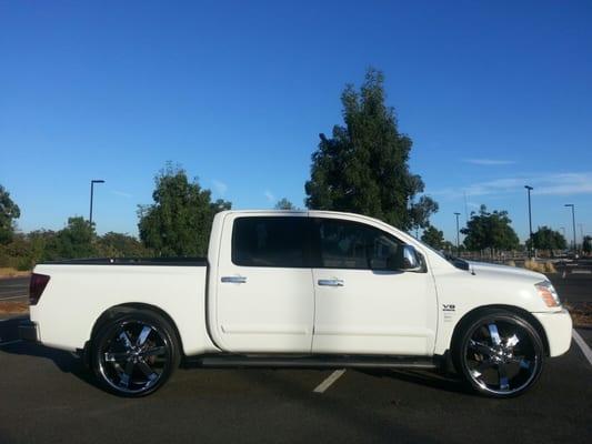 Nissan Titan 26'' Rims