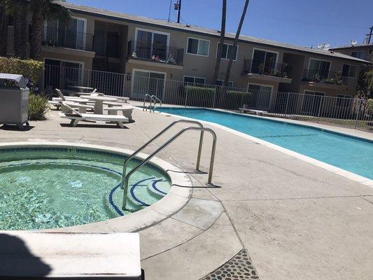 Pool and jacuzzi