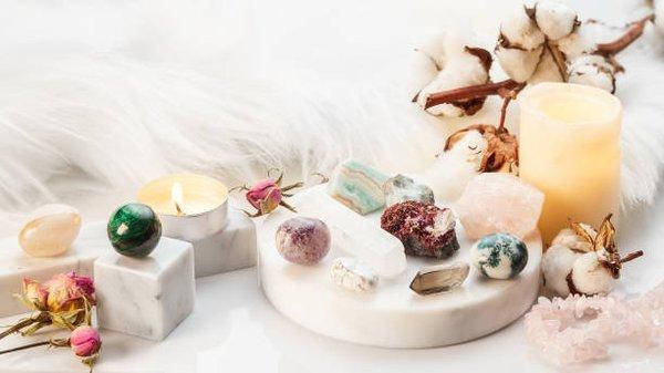 Crystal healing massage, open your chakras and feel better.