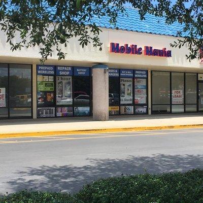 Store front in Winn Dixie Shopping Center