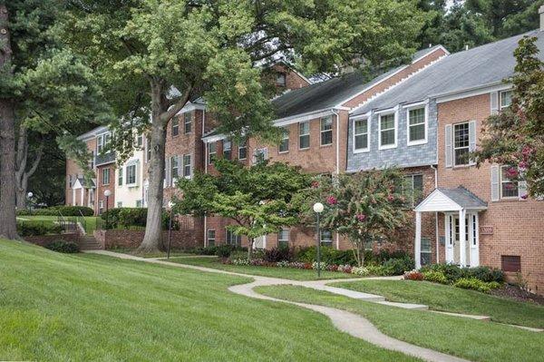 Village Square Apartments - Wheaton, MD