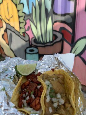 Tacos de maíz, Pastor and Chicharrón