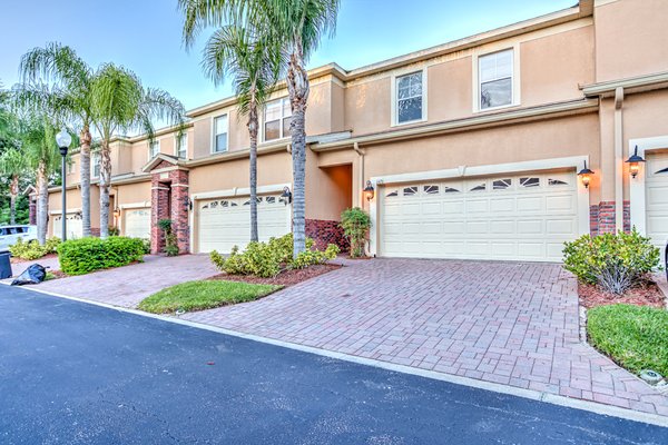 1425 Hillsview Ln. Tarpon Springs for SALE 3B/2B and 2-car garage. Offered at $240,000