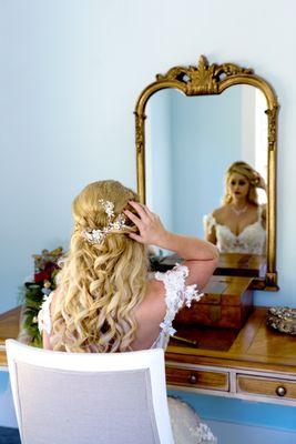 Bridal dressing room with elegance