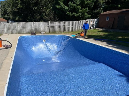 Inground vinyl liner replacement