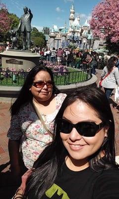 Sunny day @ Disneyland!