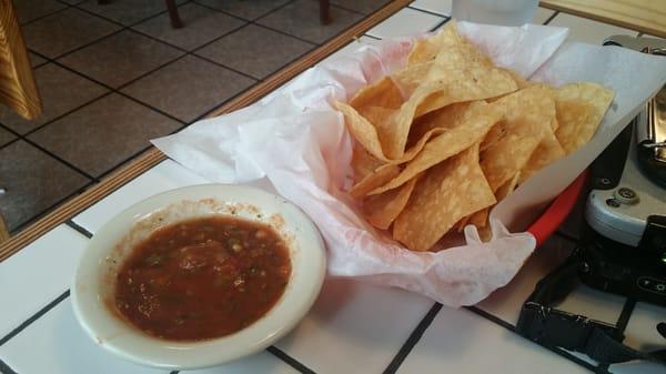 Chips and salsa taste fresh.