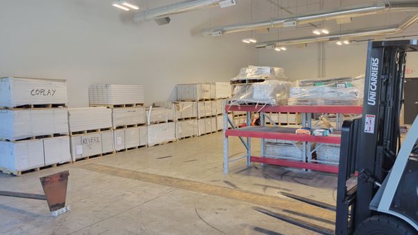 On-site Warehouse - with stock Vinyl plank & waterproof wood flooring