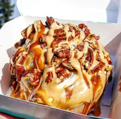 Caramel Pecan Bun Roll