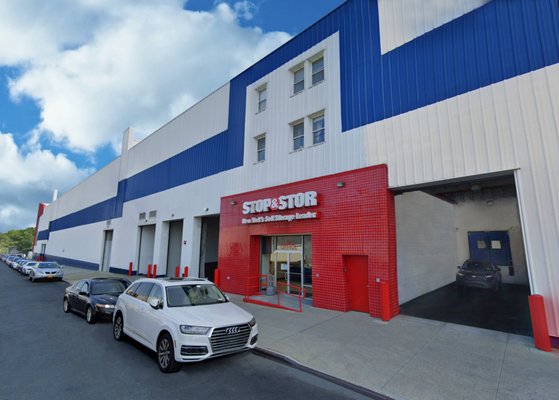 Our block long Bay Ridge facility offers plenty of off-street free customer parking and convenient traffic-free Drive-Thru access!