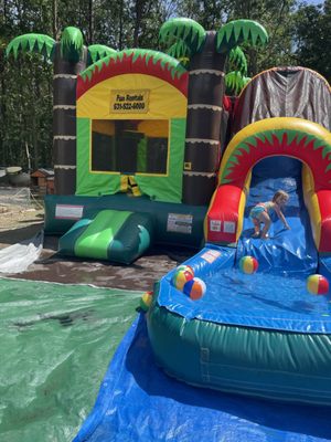 Tropical Wet bouncer with slide