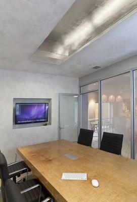 Plush and modern, this executive conference room is available to our clients as well as the public for day or hourly rental.