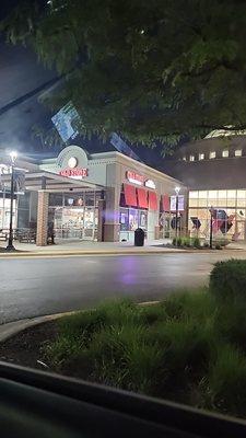 Closed cold stone at hours of operation