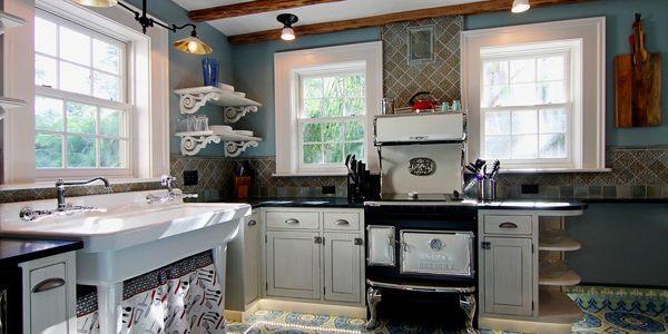 Whether you plan to cook dinner or simply brew a cup of coffee, you will enjoy your time in the bright and cheery kitchen wit...