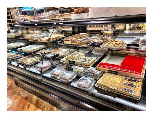 Fresh Sweet Treats!Cakes & Cookies!