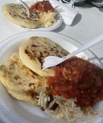 Pupusas (food truck outside the market)