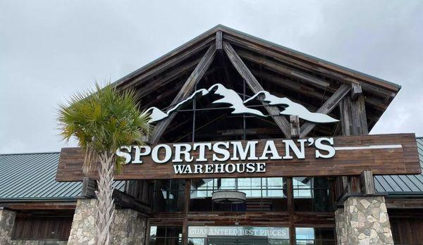 Entrance of Sportsmans Warehouse