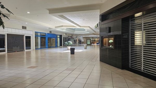 Hamilton Mall