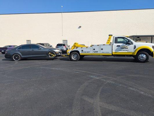 Your vehicle is in safe hands with VSS Towing. Call for your next tow.