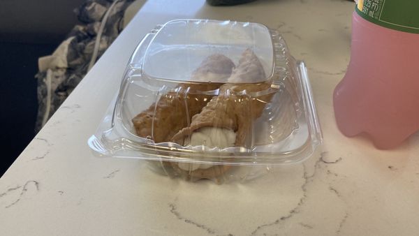 New cannolis are to die for