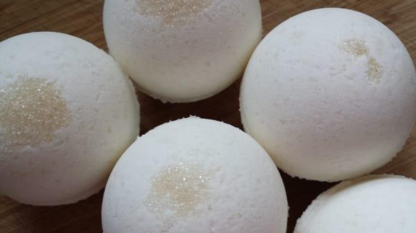 Snickerdoodle bath bombs