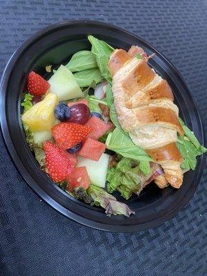 Woodlands Turkey Sandwich with Fresh Fruit