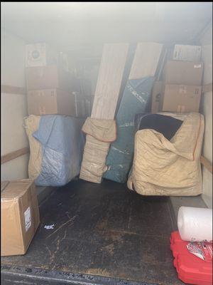 We provide the best moving services at the best prices !

Royal Moving Services, LLC~