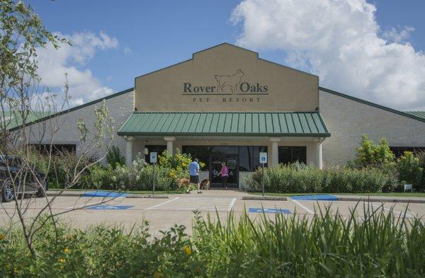 Rover Oaks Pet Resort, Katy