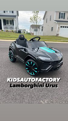 Lamborghini Urus Custom Rims and Hood