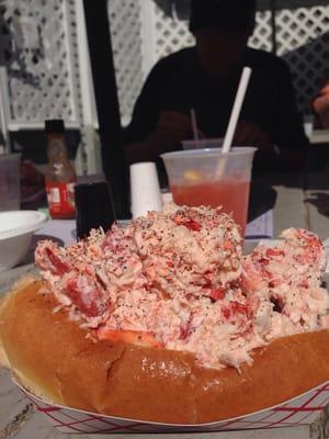 Had another amazing lobster roll here today!!!