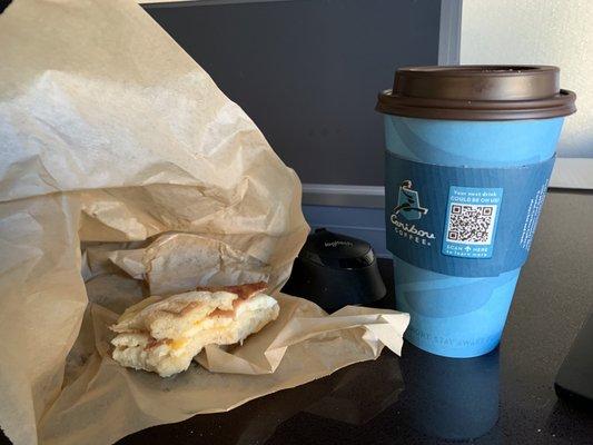 Turkey bacon sandwich and chai tea latte