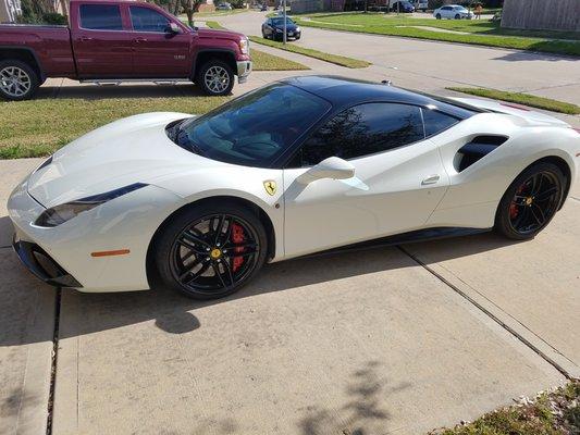 488GTB in the driveway.