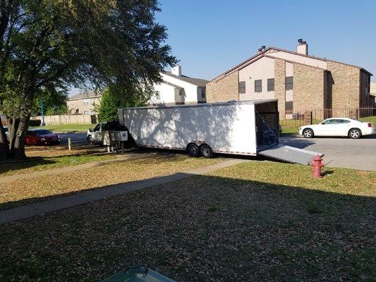 Movers out in Keller Tx. Need some string movers call Great White Moving Company 817-858-6500. Need free quote go to GreatWhiteMovers.net